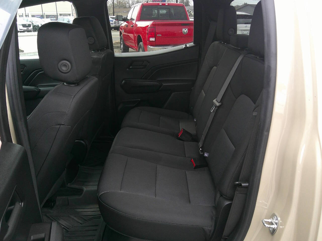 Used 2023 Chevrolet Colorado W/T image 13