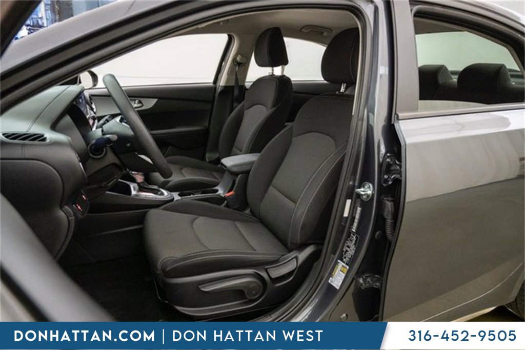 Used 2024 Kia Forte LXS image 4