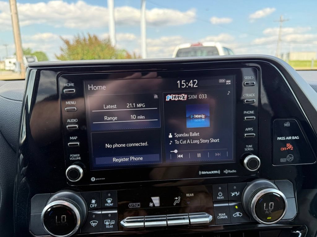 Used 2022 Toyota Highlander LE FWD image 38
