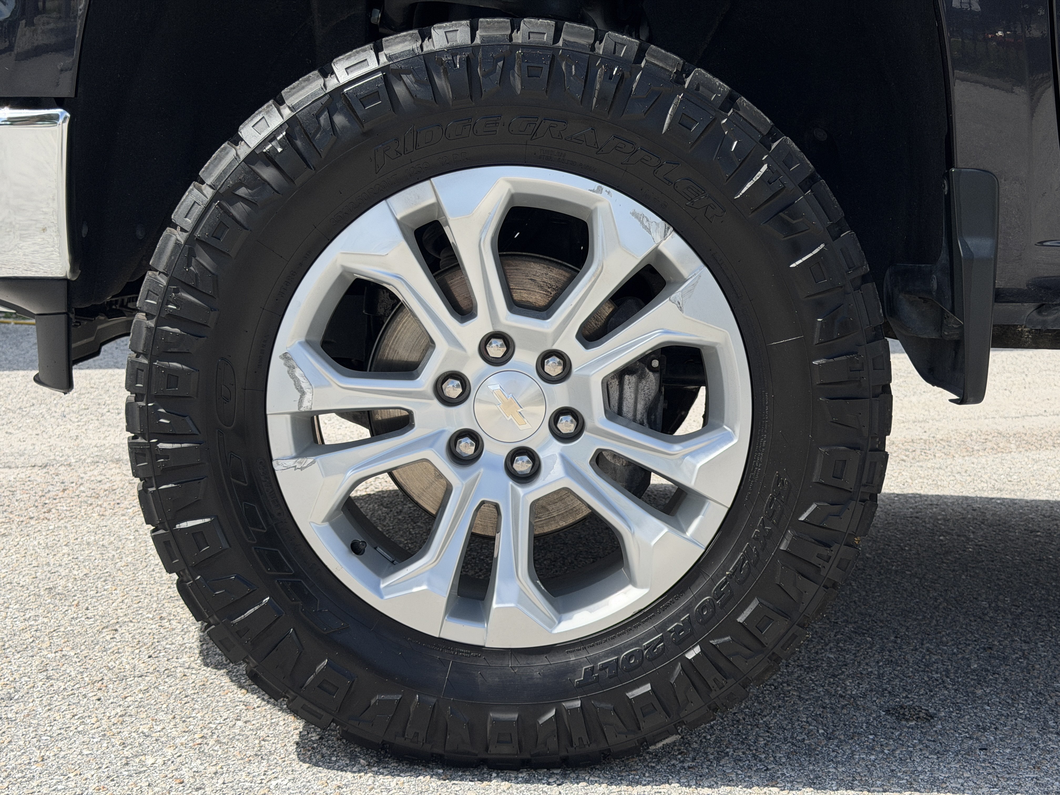 Used 2023 Chevrolet Silverado 1500 LTZ AWD/4WD image 34