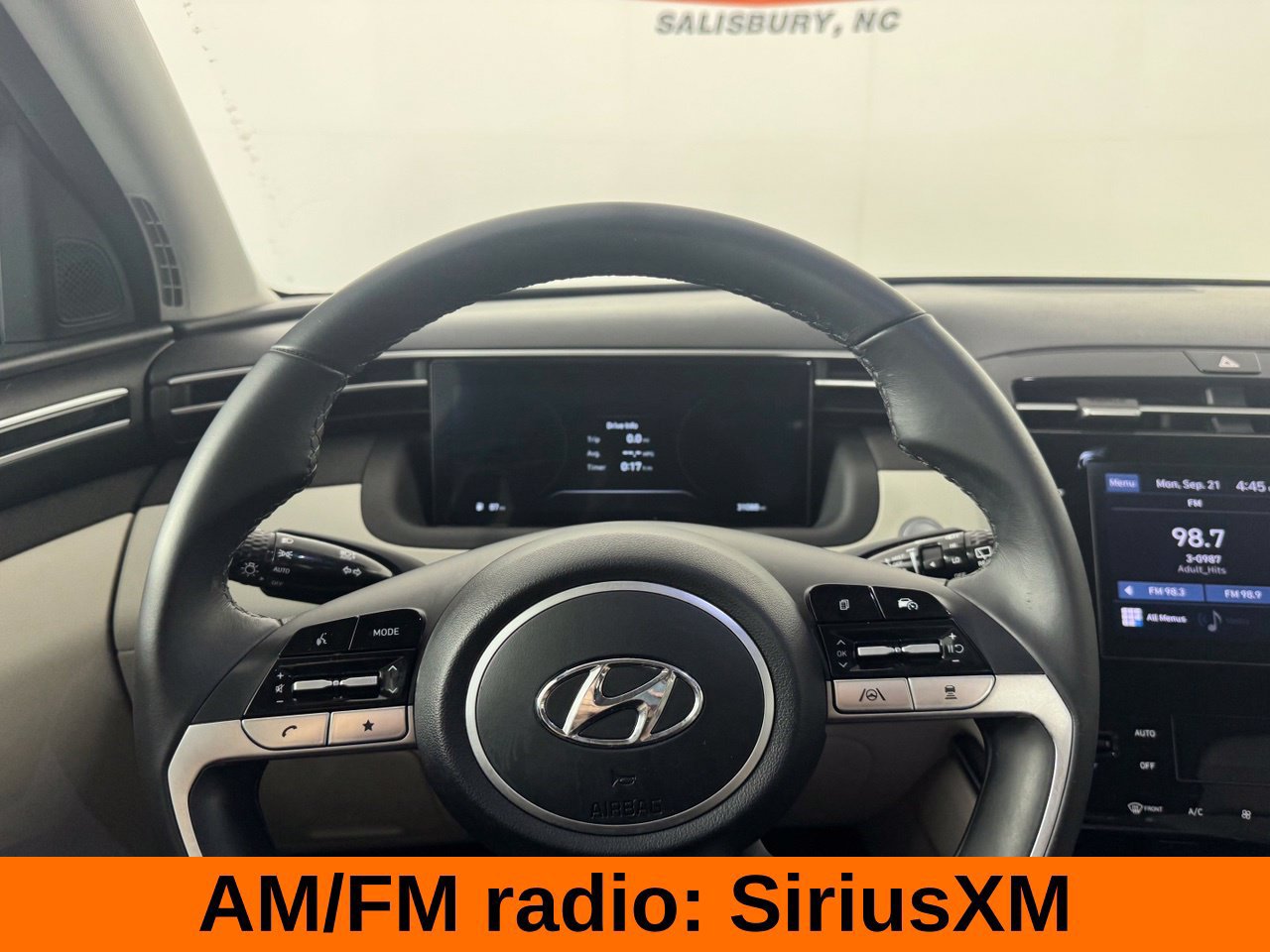 Used 2023 Hyundai Tucson SEL w/ Convenience Package AWD/4WD image 16