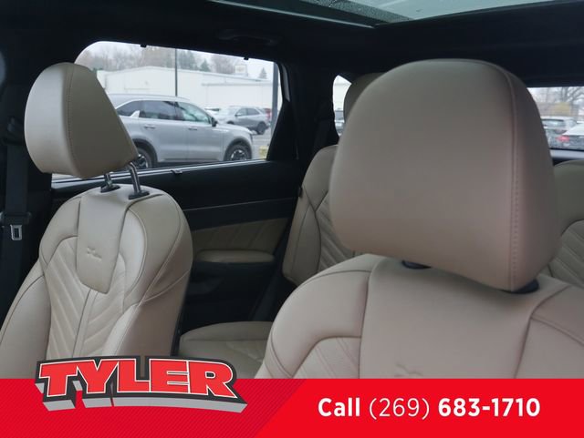 Used 2025 Kia Sorento SX Prestige w/ Olive Brown Leather Package AWD/4WD image 38