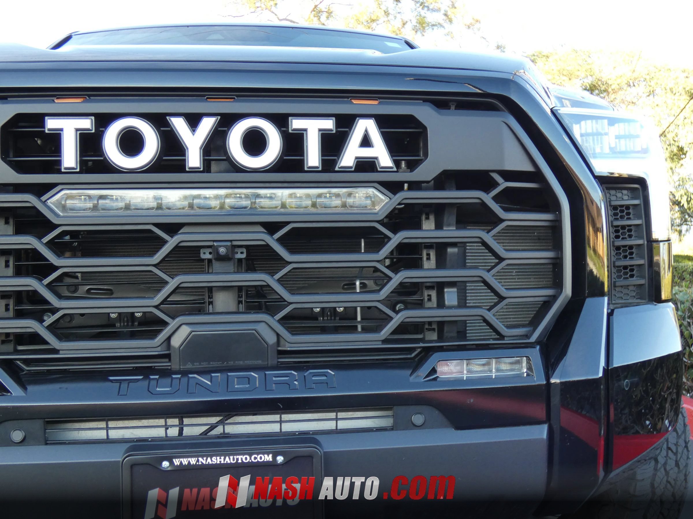 Used 2026 Toyota Tundra Limited AWD/4WD image 16