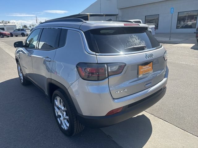 Certified 2022 Jeep Compass Latitude w/ Sun and Sound Group AWD/4WD image 3