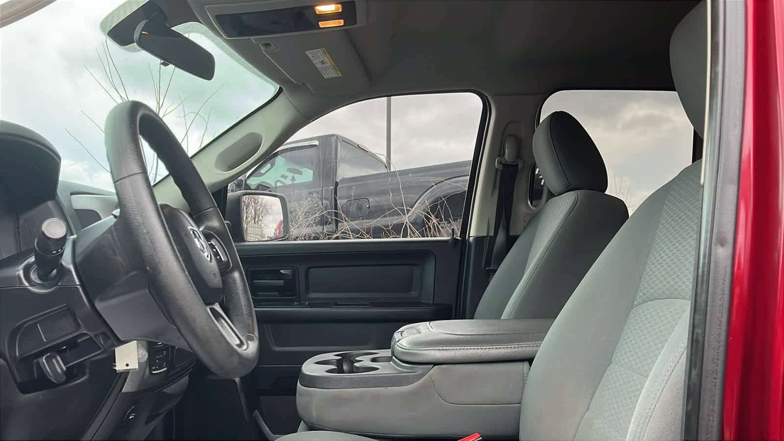 Used 2017 RAM 1500 Express image 10