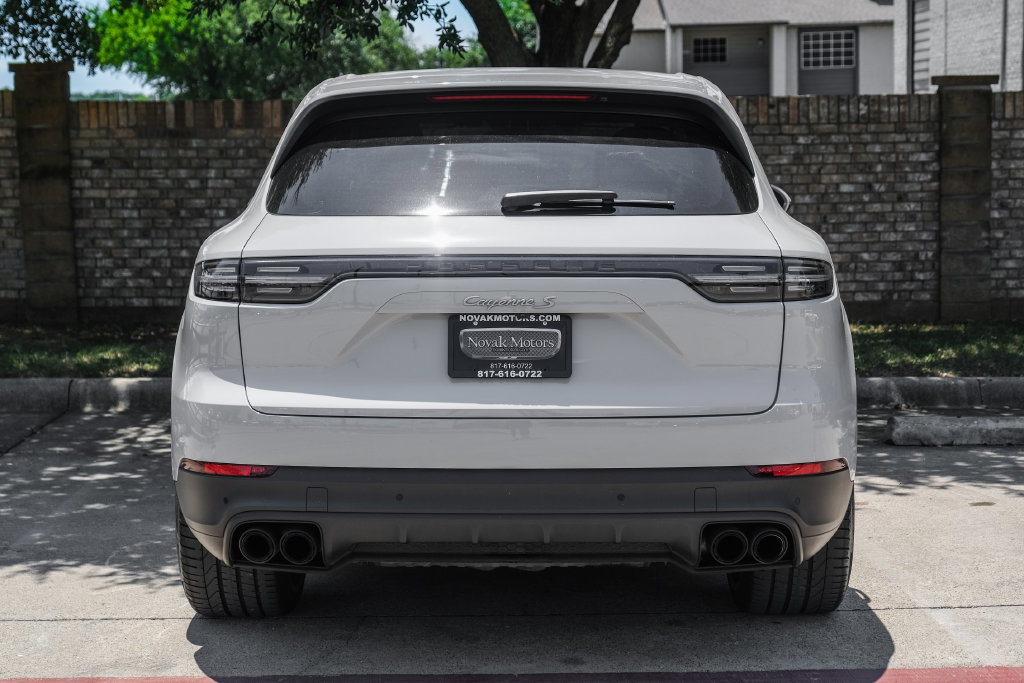 Used 2023 Porsche Cayenne S Platinum AWD/4WD image 19