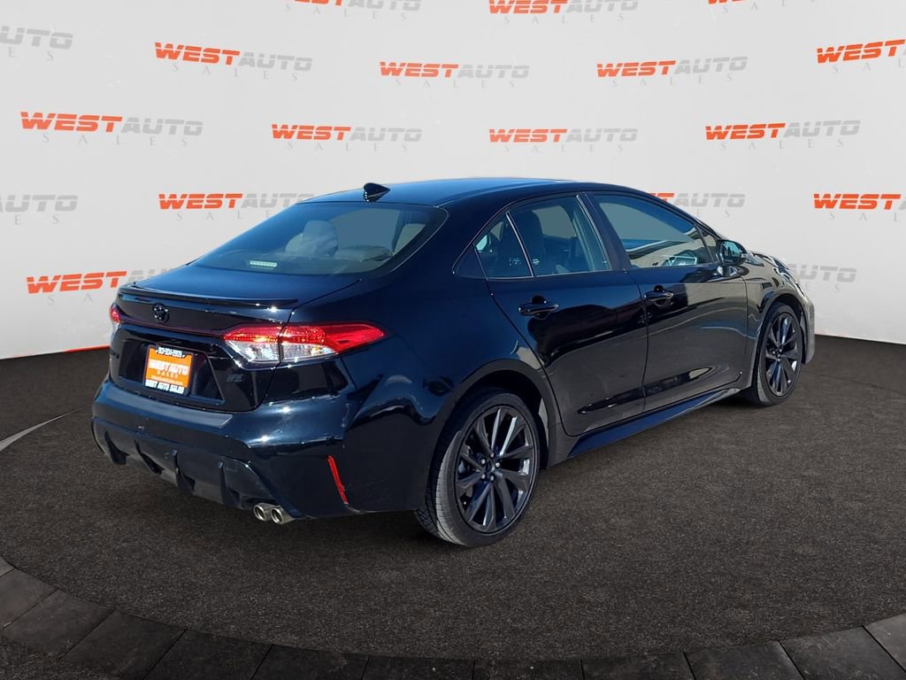 Used 2023 Toyota Corolla SE w/ SE Premium Package FWD image 5