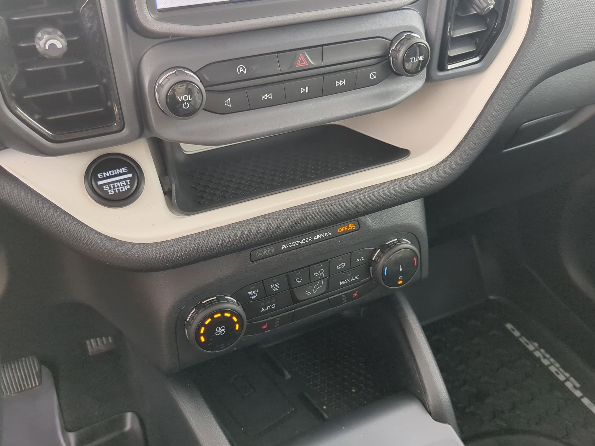 Used 2024 Ford Bronco Sport Heritage w/ Heritage Convenience Package image 18