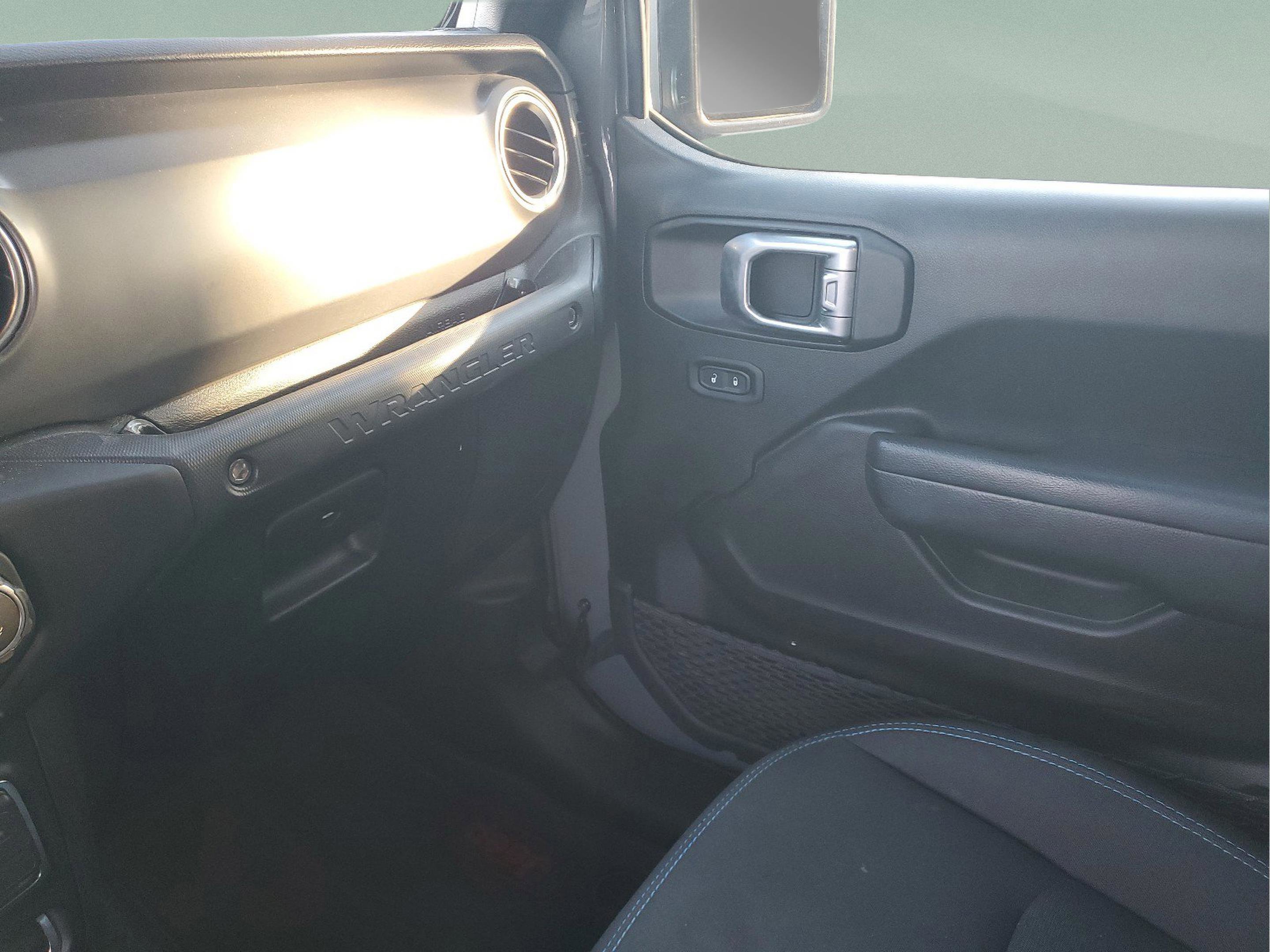 Used 2022 Jeep Wrangler Unlimited Rubicon 4xe w/ Steel Bumper Group image 21