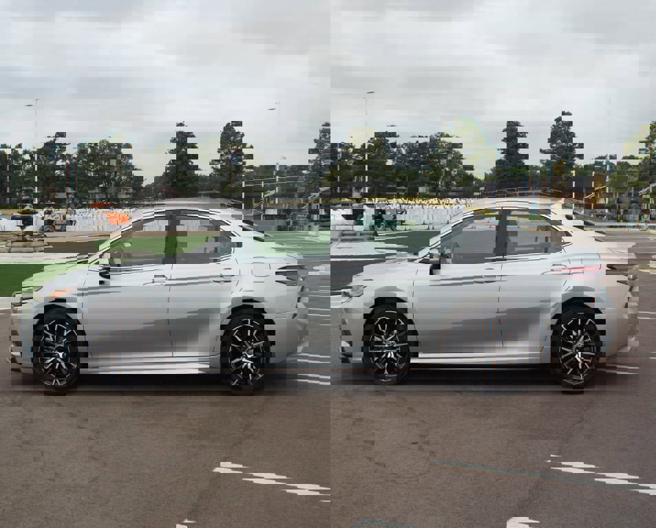 Used 2024 Toyota Camry SE image 10