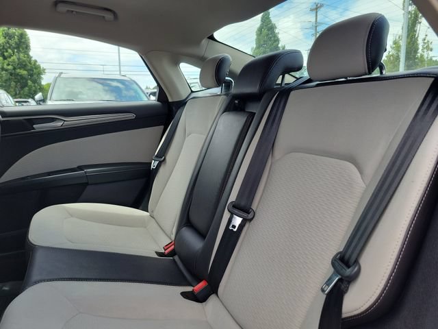 Used 2020 Ford Fusion SE w/ Equipment Group 151A FWD image 8