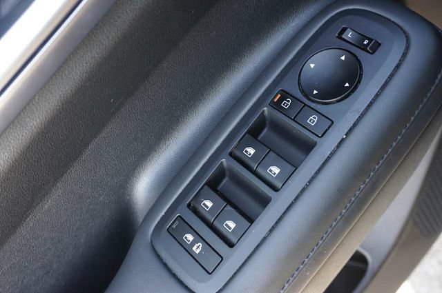 Used 2025 Hyundai Santa Fe SEL FWD image 14
