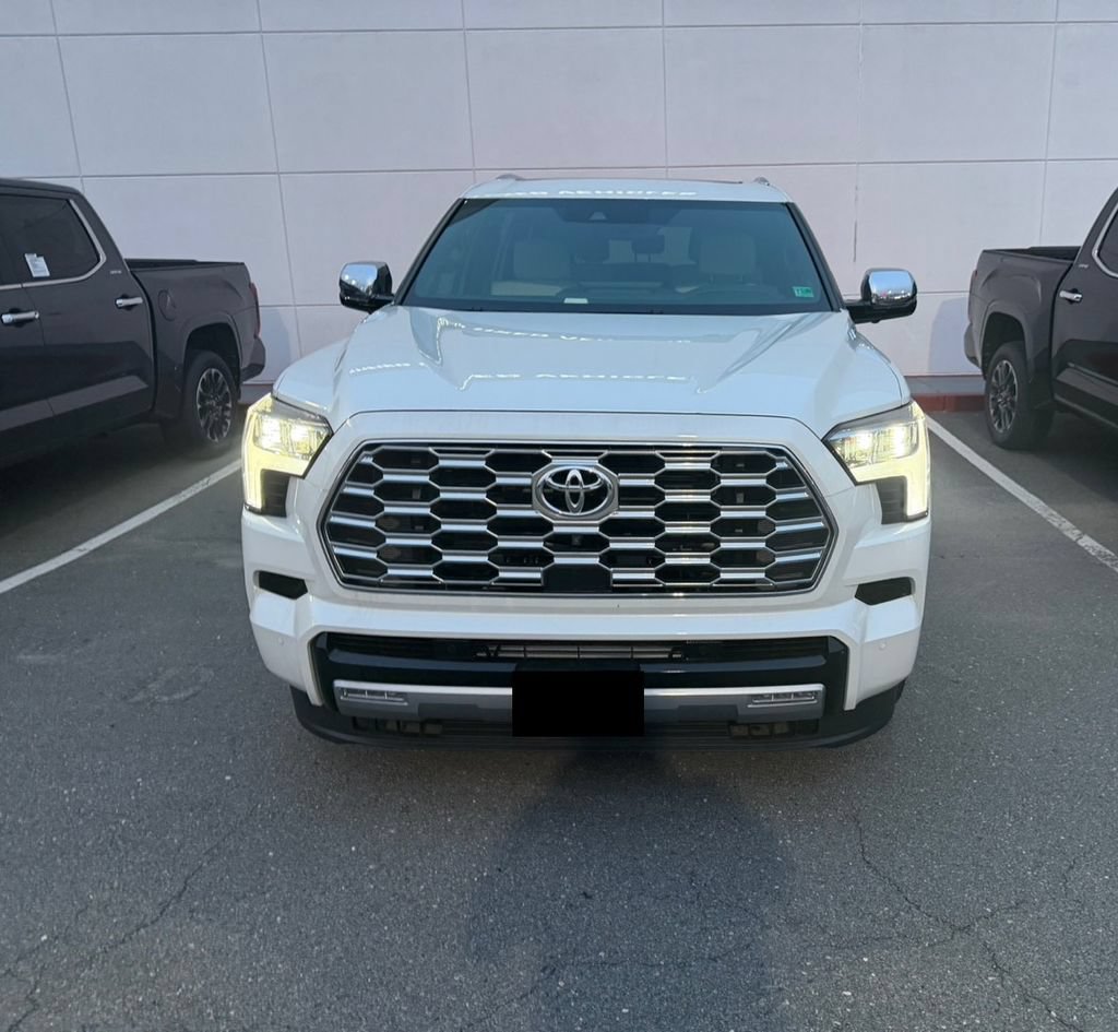 Used 2025 Toyota Sequoia Capstone AWD/4WD image 2