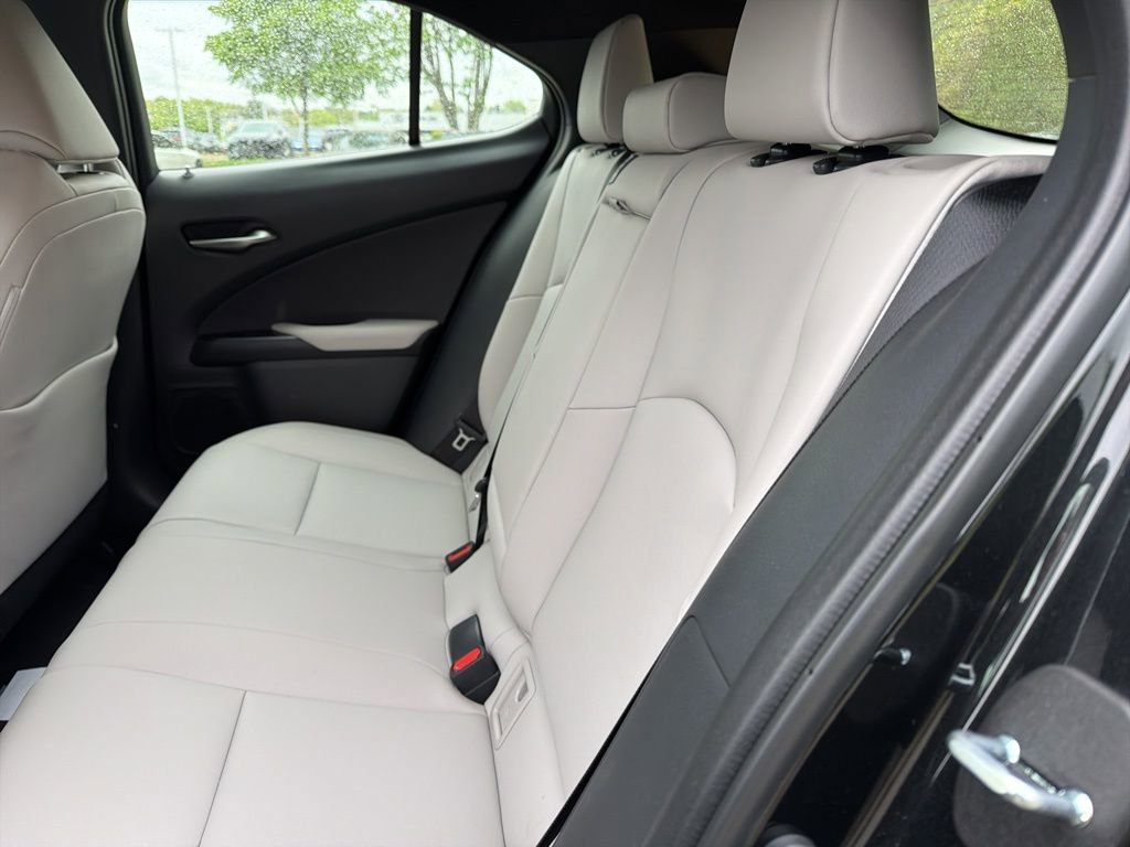 Used 2023 Lexus UX 250h AWD w/ Premium Package image 10