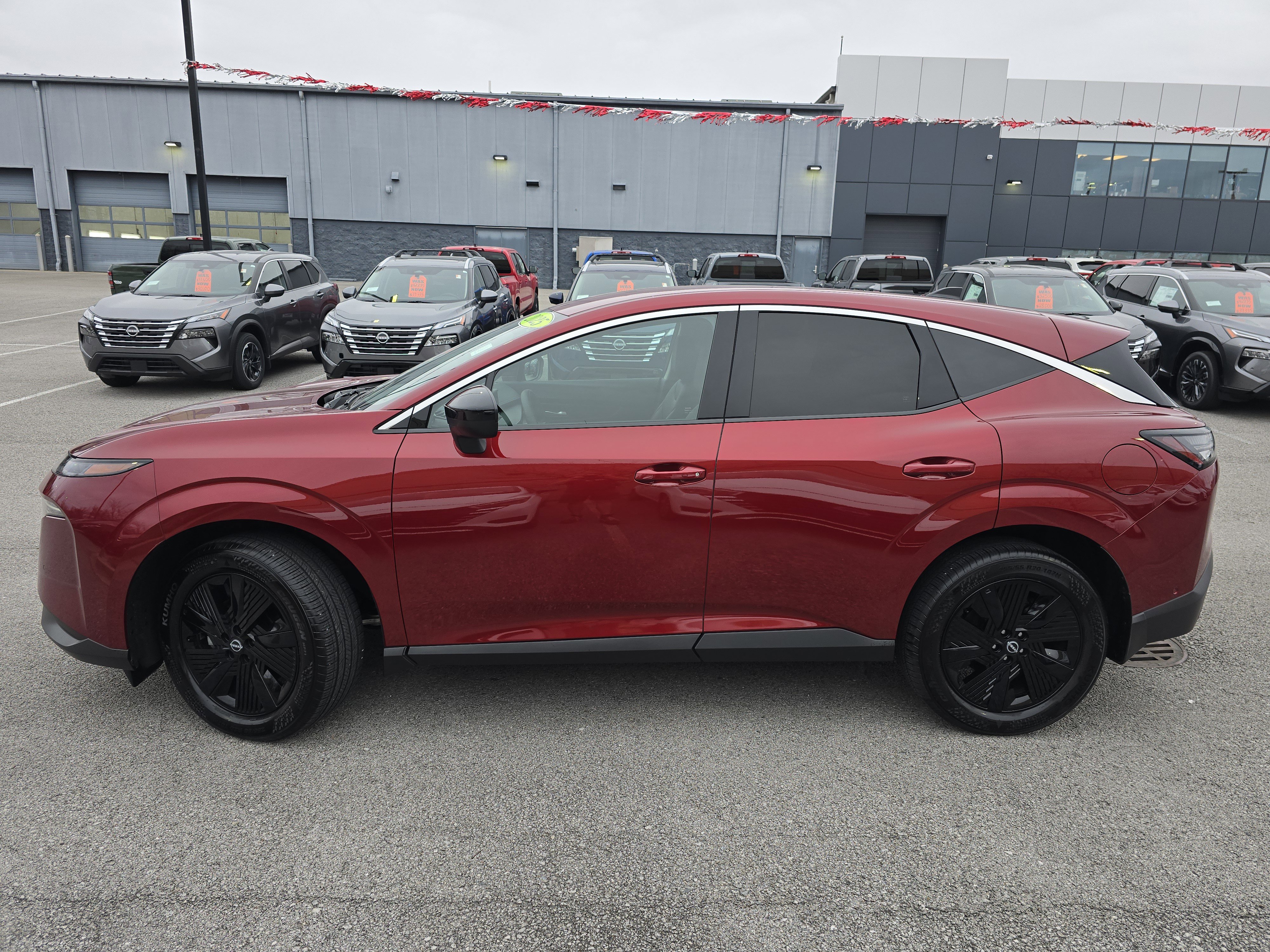 Used 2025 Nissan Murano SV image 21