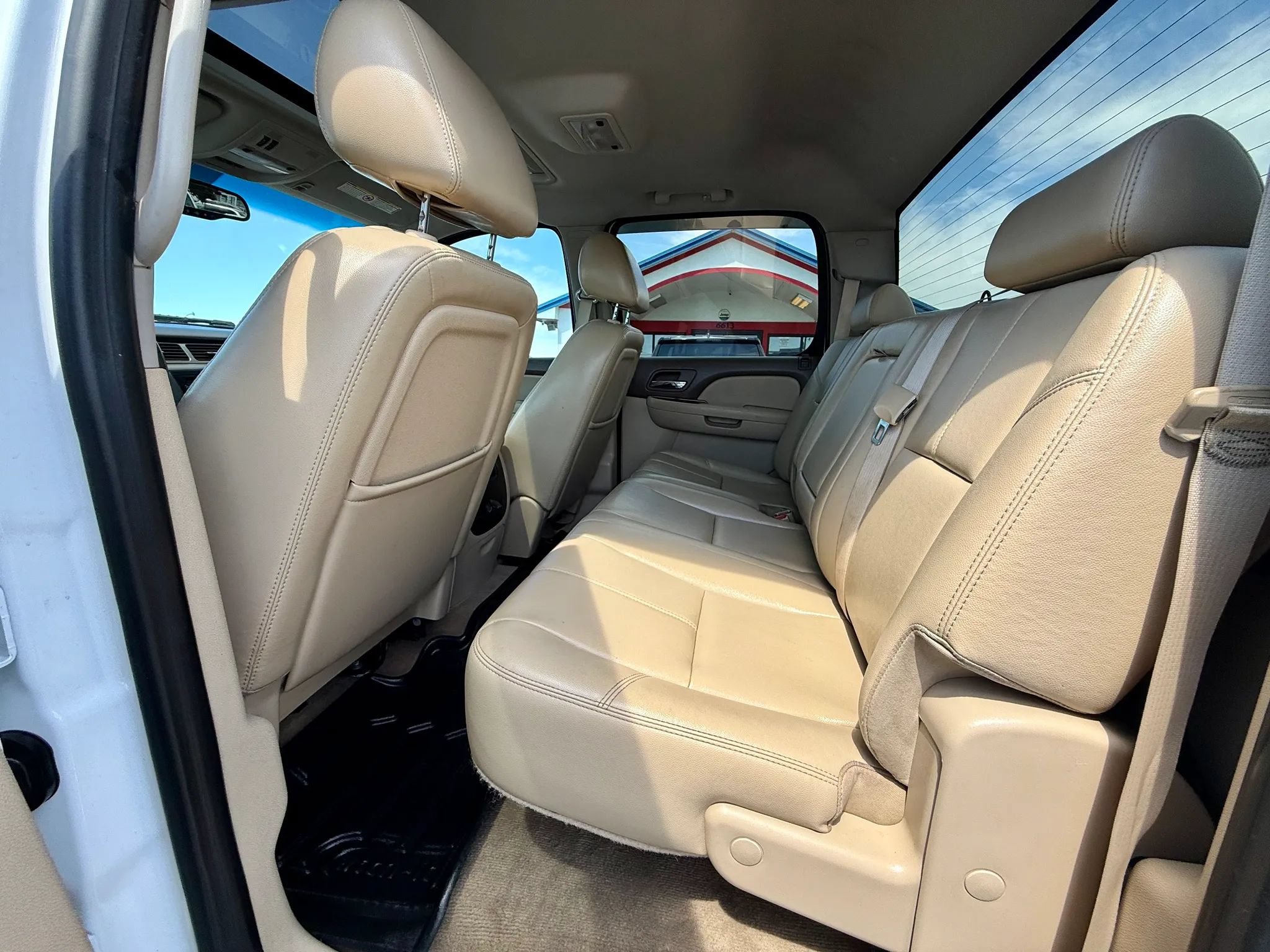 Used 2011 GMC Sierra 2500 SLT w/ SLT Convenience Package AWD/4WD image 13