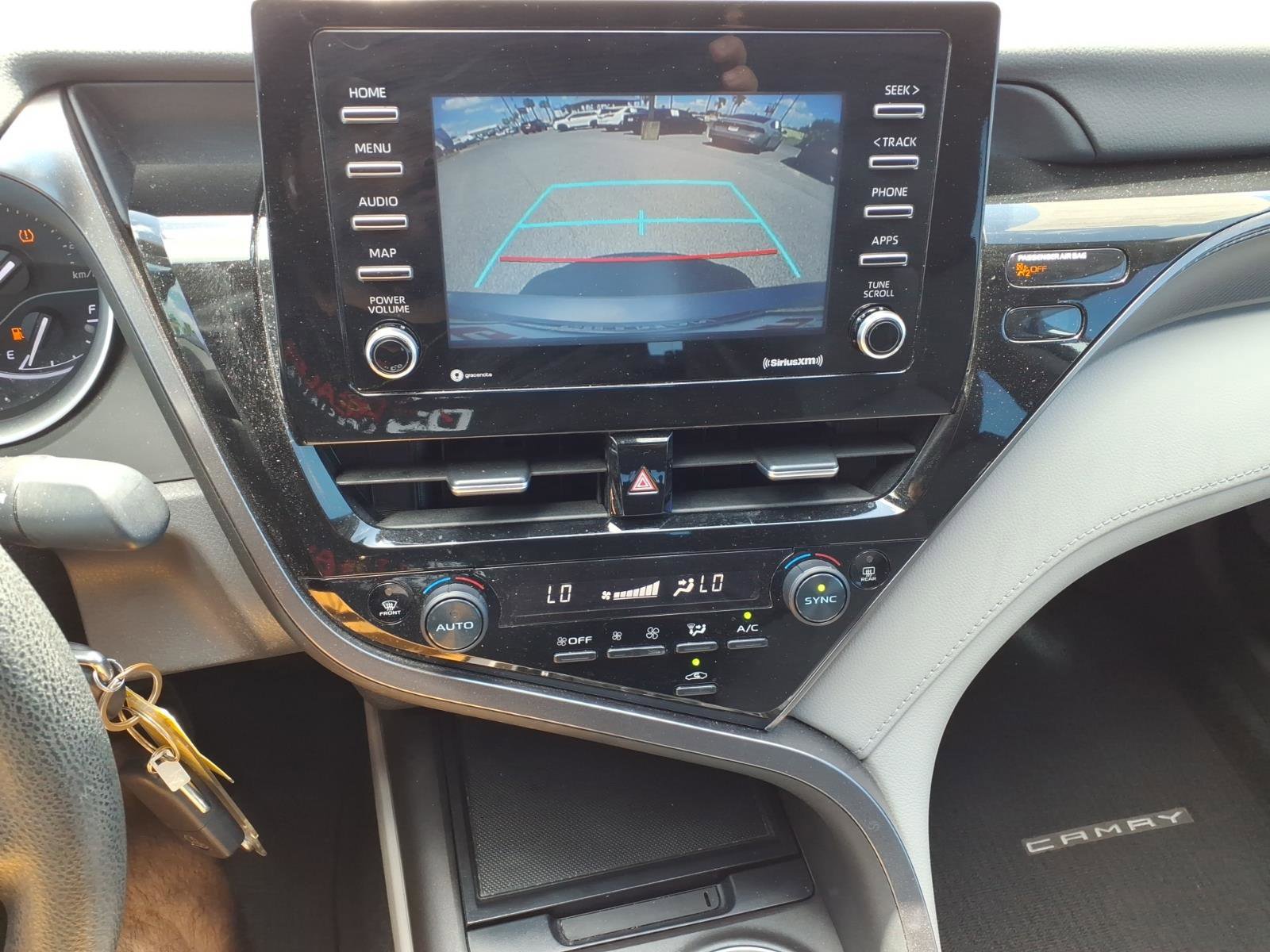 Used 2022 Toyota Camry LE FWD image 13