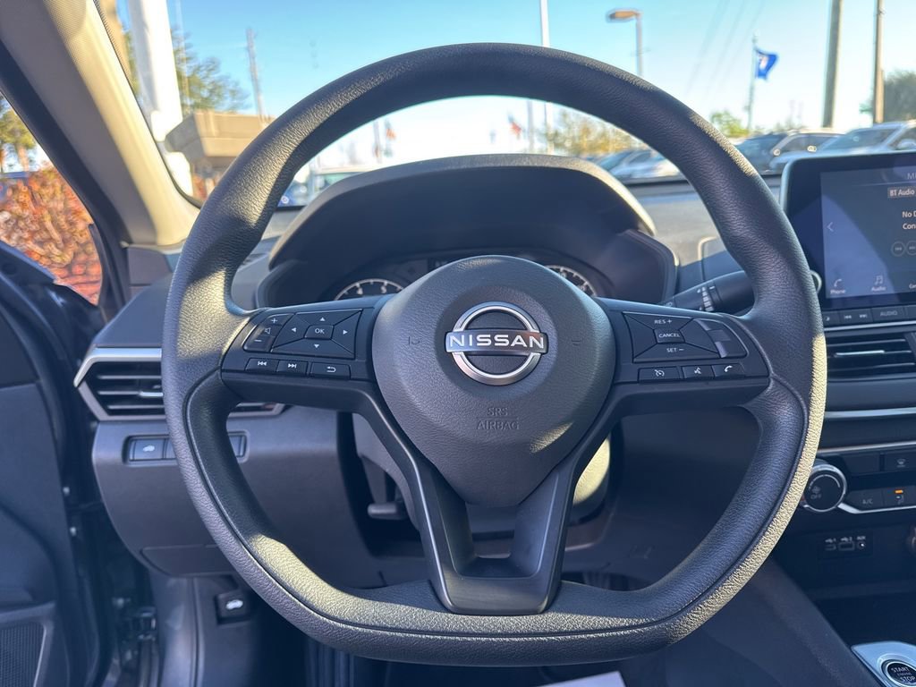Used 2025 Nissan Altima 2.5 S image 12