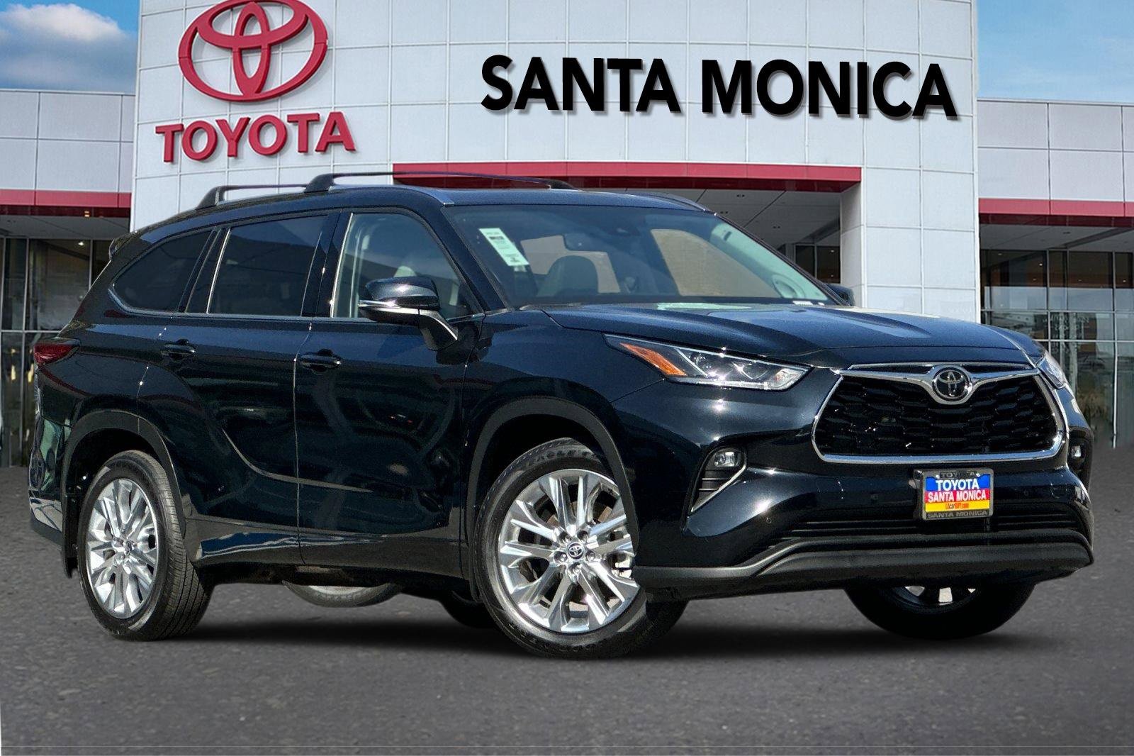 Used 2023 Toyota Highlander Limited