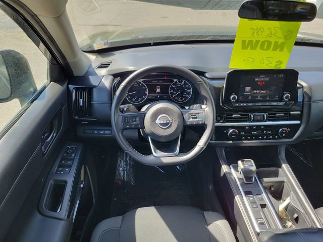Used 2025 Nissan Pathfinder SV image 26