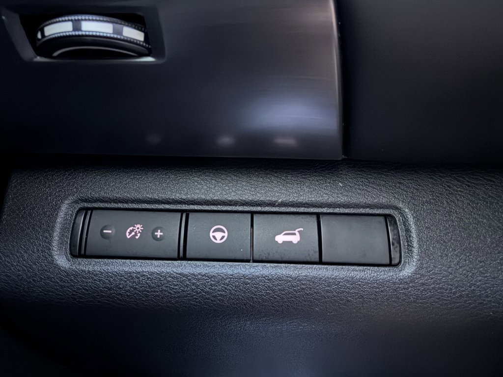 Used 2024 Nissan Pathfinder SL w/ SL Premium Package image 25