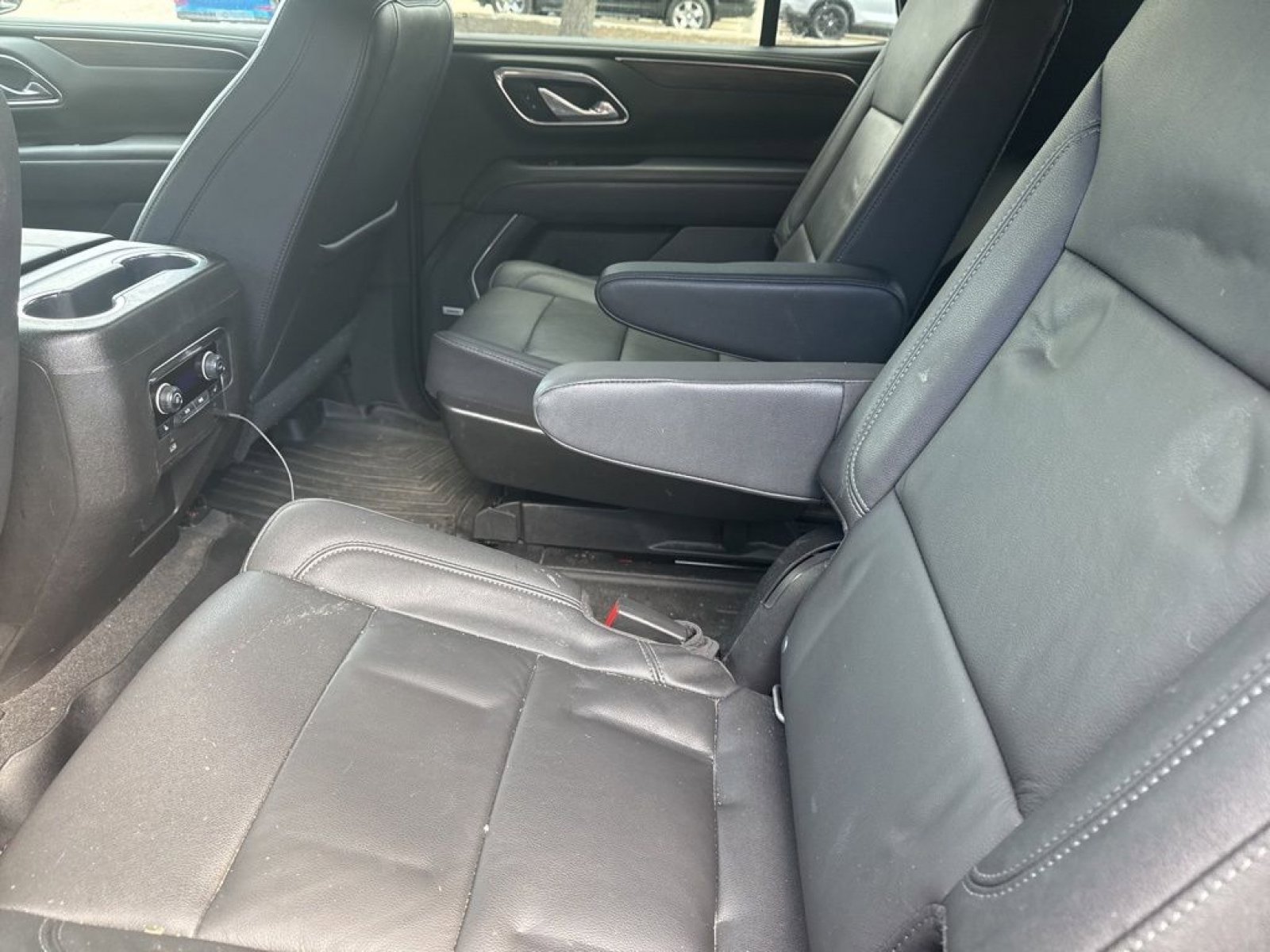 Used 2021 Chevrolet Tahoe Z71 w/ Z71 Off-Road Package AWD/4WD image 22