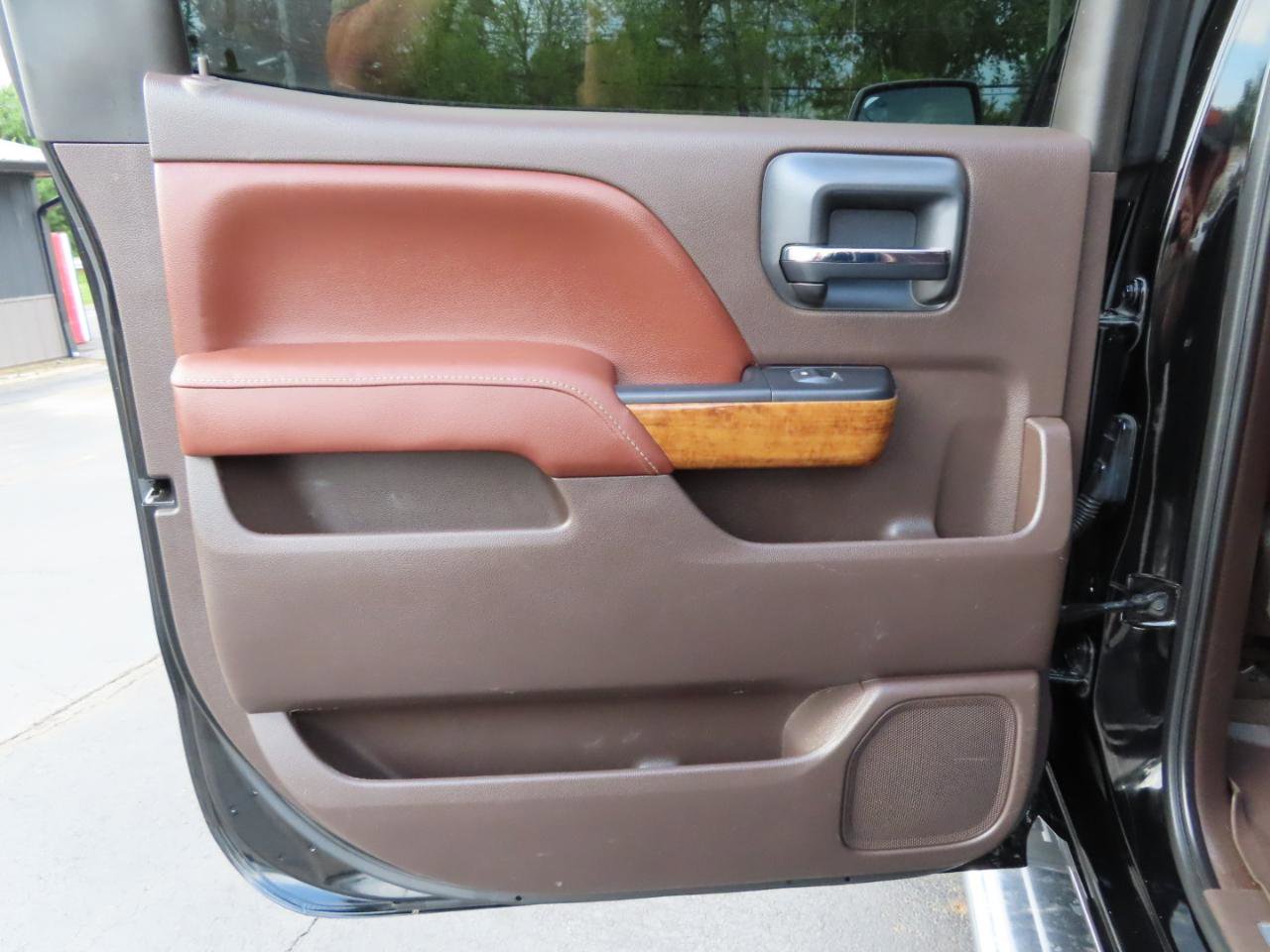 Used 2015 Chevrolet Silverado 2500 High Country w/ Duramax Plus Package AWD/4WD image 36