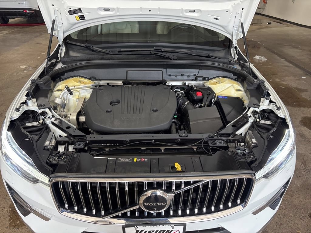Used 2023 Volvo XC60 B5 Plus w/ Climate Package AWD/4WD image 10
