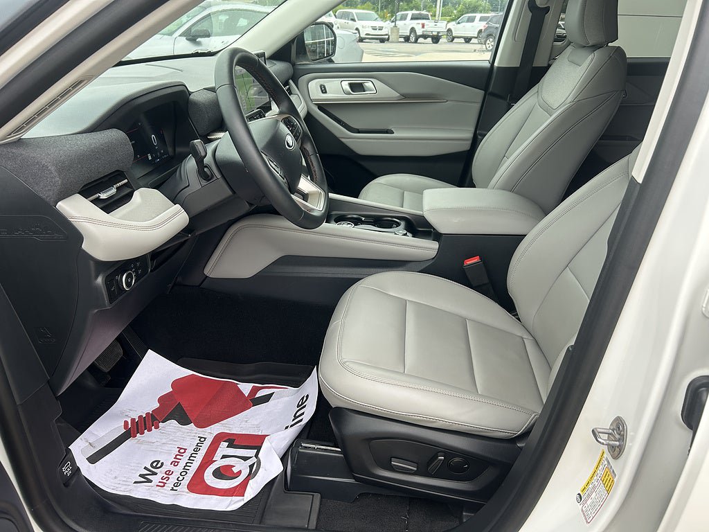 Used 2025 Ford Explorer Active w/ Active Comfort Package AWD/4WD image 10
