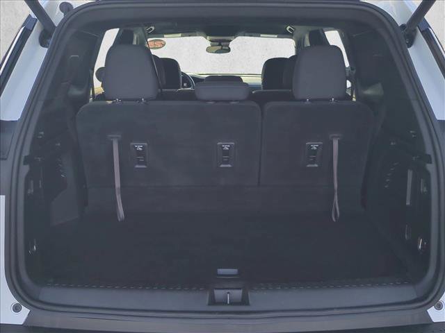 Used 2025 GMC Acadia Elevation AWD/4WD image 6