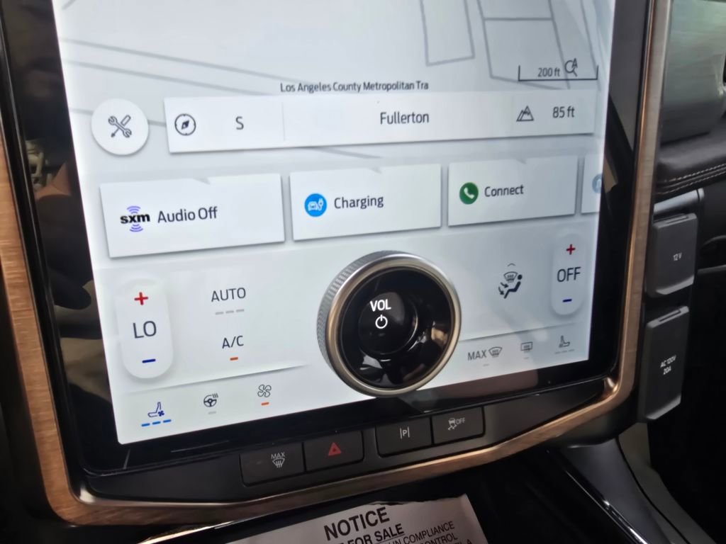 Used 2022 Ford F150 Lightning Lariat image 12