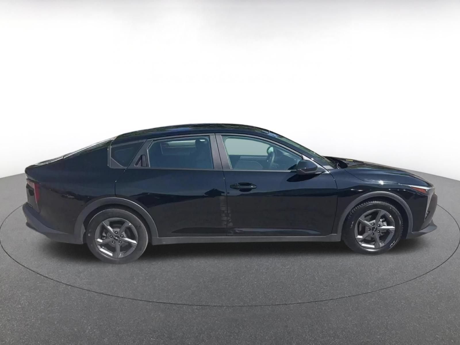 Used 2025 Kia K4 FWD image 16