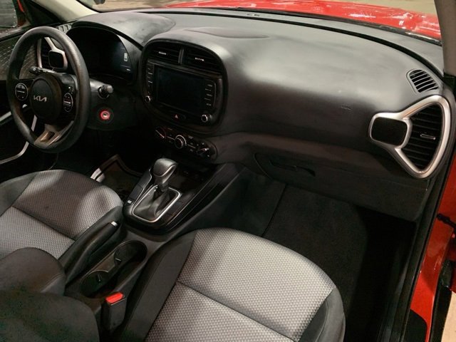 Used 2025 Kia Soul LX w/ LX Technology Package image 24