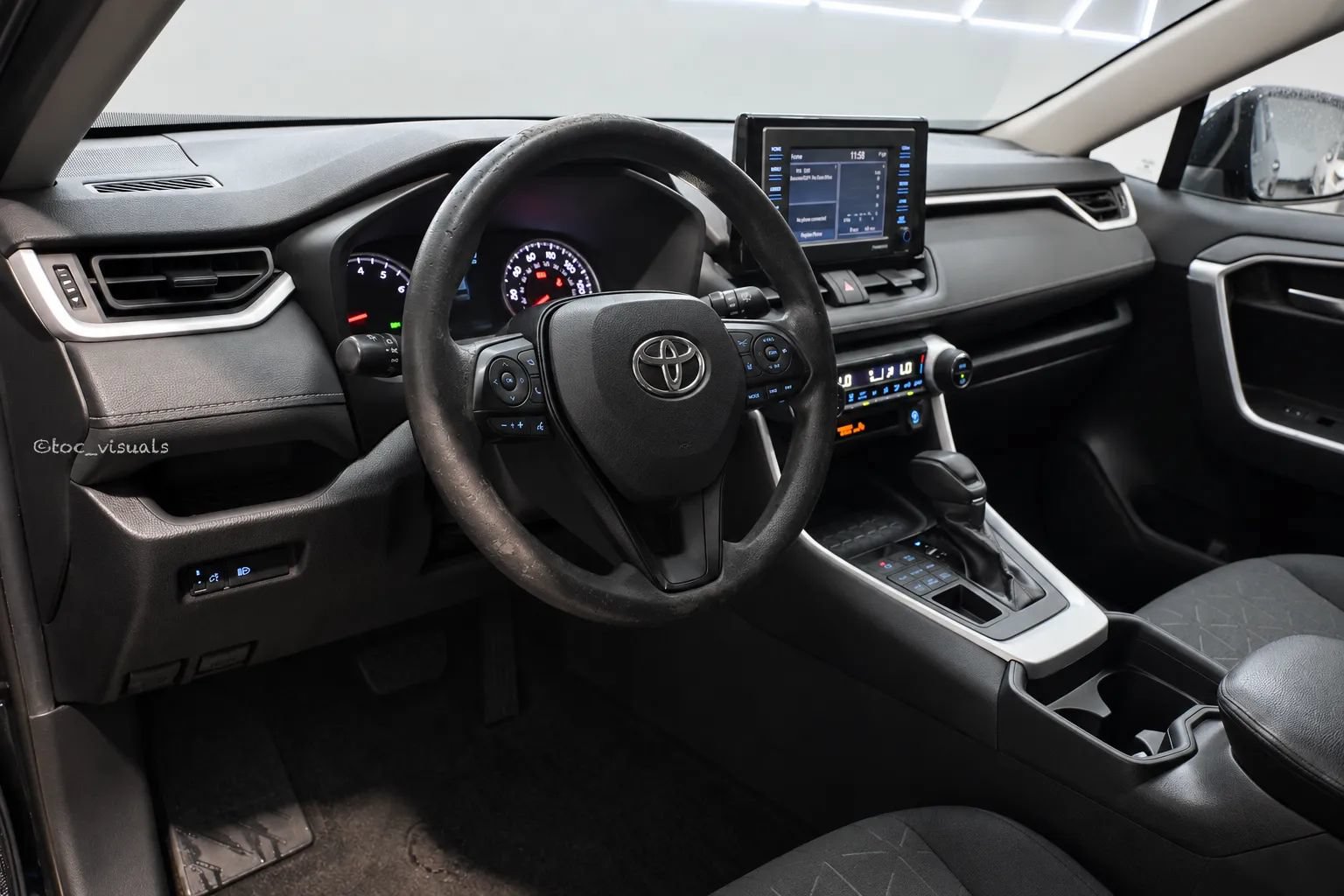 Used 2021 Toyota RAV4 XLE AWD/4WD image 17