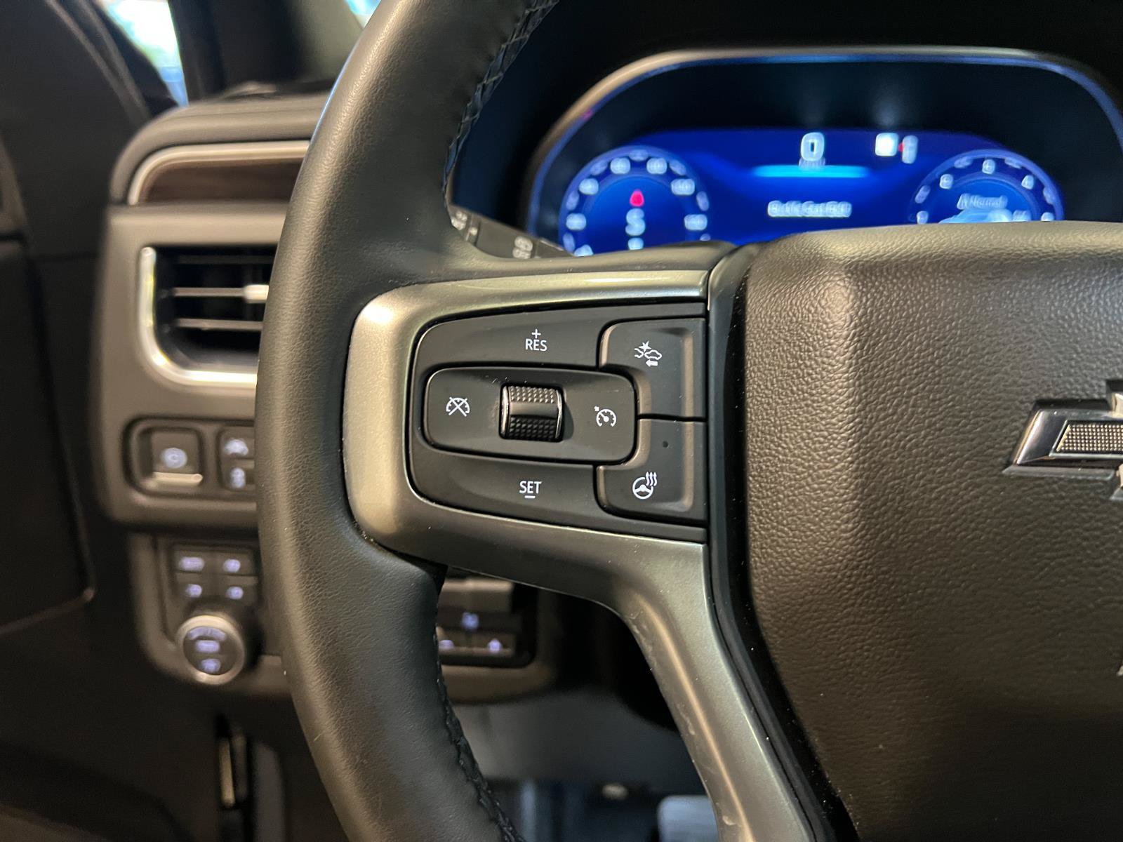 Used 2023 Chevrolet Tahoe Z71 w/ Z71 Off-Road Package AWD/4WD image 11