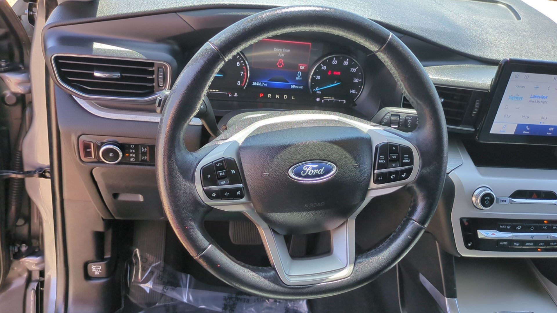 Used 2023 Ford Explorer XLT w/ Equipment Group 202A RWD image 16