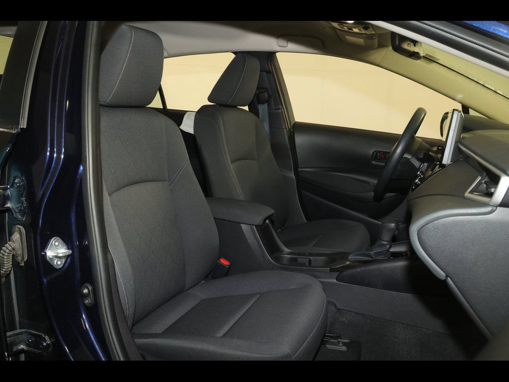 Used 2025 Toyota Corolla LE FWD image 26