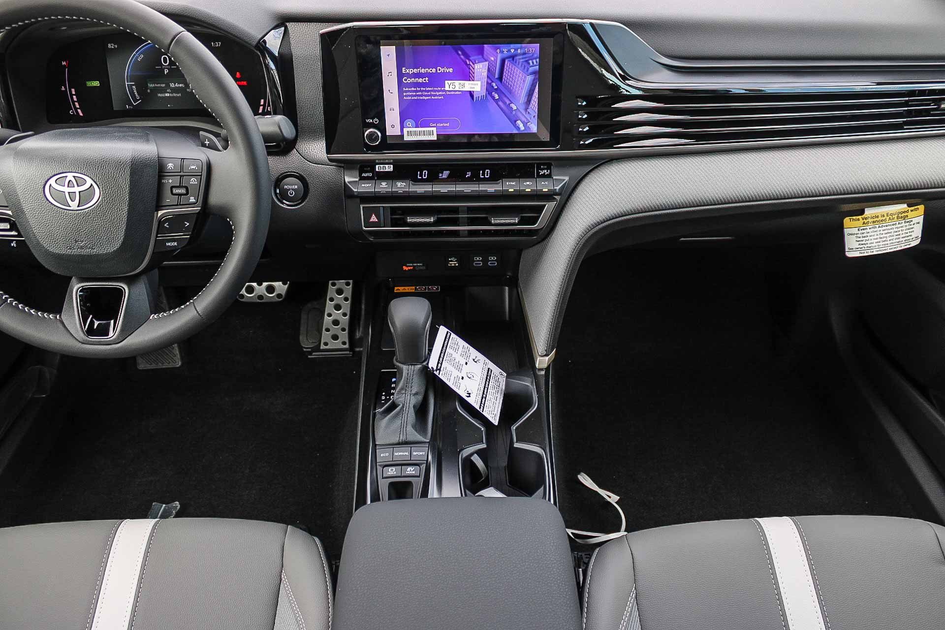 New 2026 Toyota Camry SE w/ Convenience Package FWD image 15