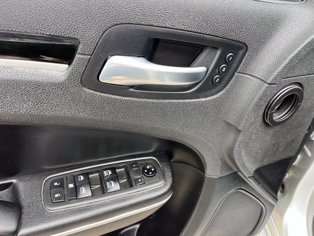 Used 2021 Chrysler 300 S w/ S Model Appearance Package RWD image 17
