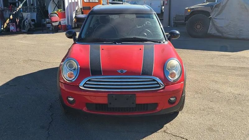 Used 2009 MINI Cooper Clubman Hardtop FWD image 2