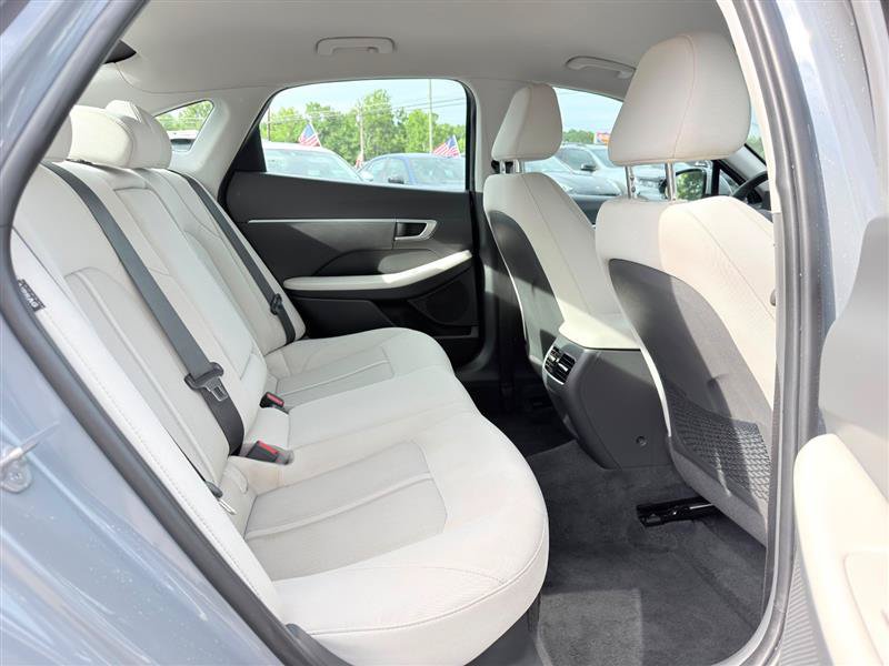 Used 2025 Hyundai Sonata SEL FWD image 23