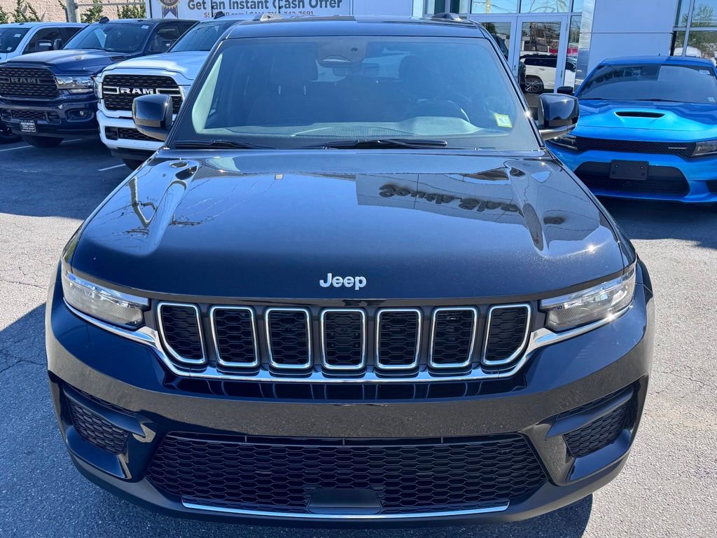 New 2026 Jeep Grand Cherokee Laredo AWD/4WD image 2
