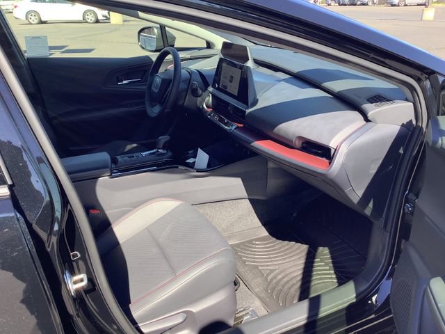 Used 2025 Toyota Prius XSE image 34