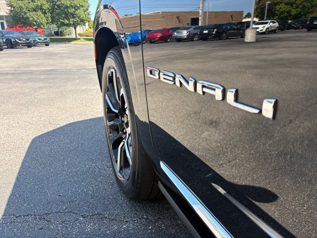 Certified 2023 GMC Yukon XL Denali w/ Denali Reserve Package AWD/4WD image 15