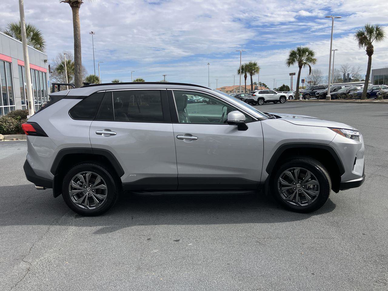 Used 2024 Toyota RAV4 Limited image 6