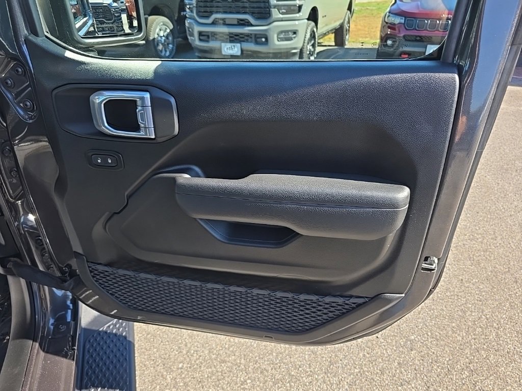 Certified 2024 Jeep Gladiator Sport image 10