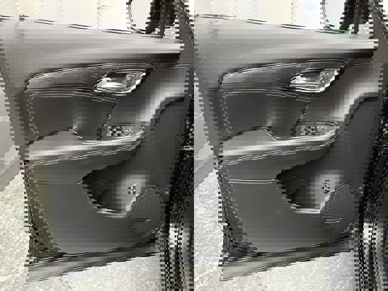 Certified 2023 Buick Envision Preferred w/ Sport Touring Package image 7