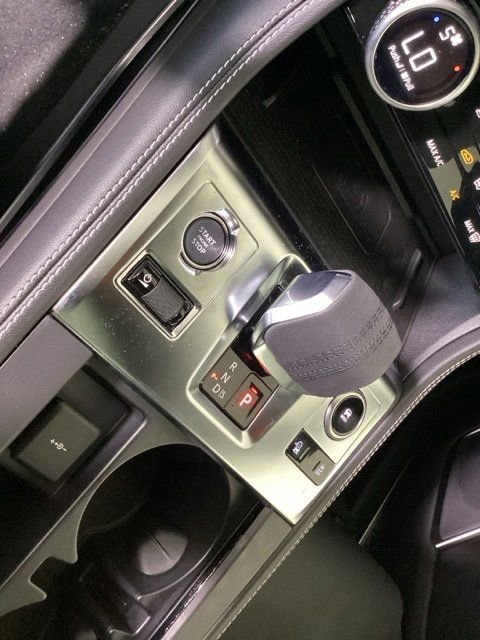 Certified 2025 Jaguar F-PACE R-Dynamic S image 16