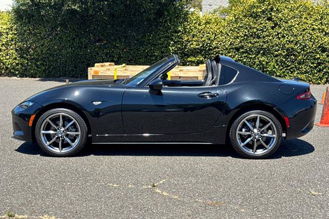 Used 2022 MAZDA MX-5 Miata RF Grand Touring RWD image 6