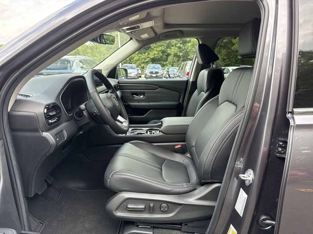 New 2026 Honda Pilot Touring image 13